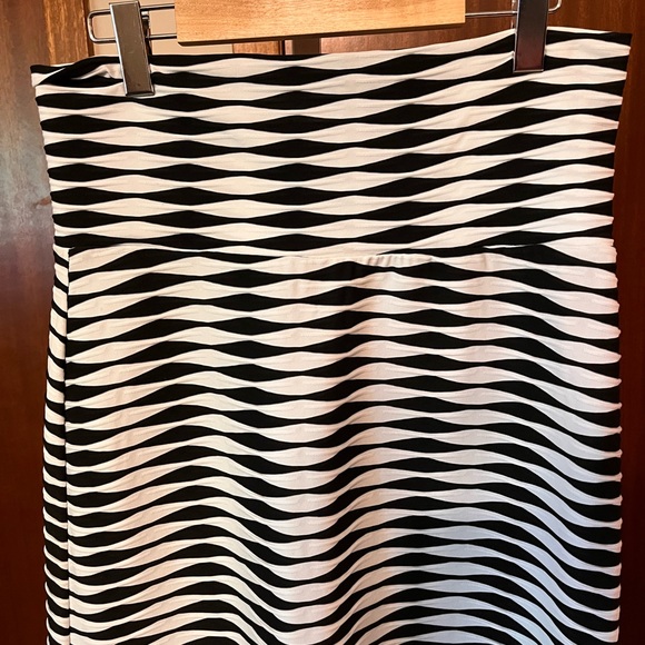 Maxi stretch skirt with illusion - Picture 5 of 8